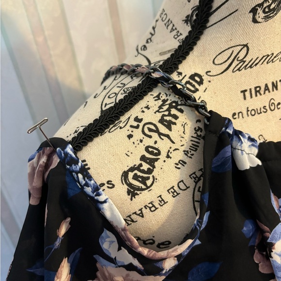 Torrid shoulder top - Picture 4 of 5